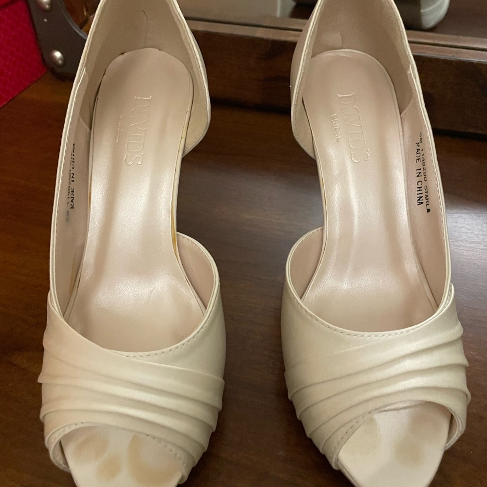 David's Bridal Cream Peep-Toe Heels